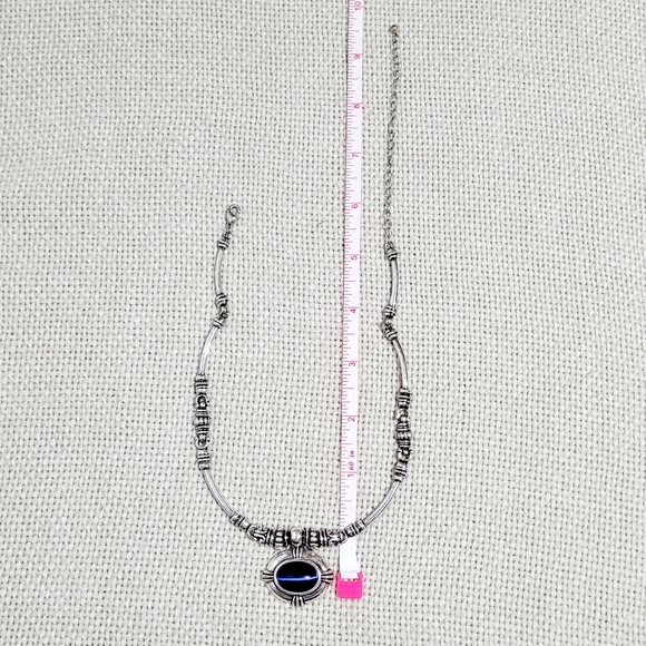 Vintage Avon Blue Cat's Eye and Silver tone Necklace - Picture 8 of 8